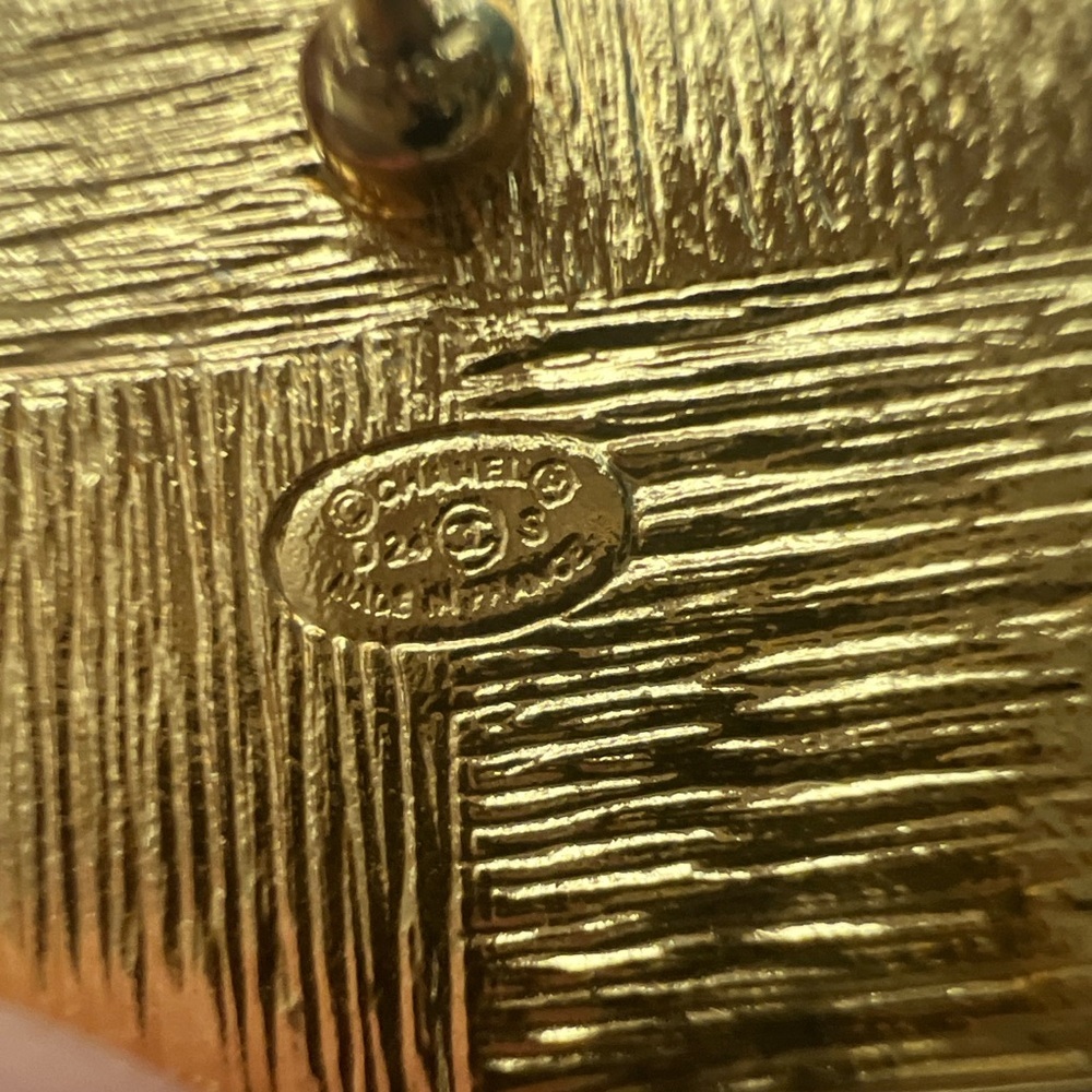 CHANEL 2024 Earrings - Picture 6 of 8